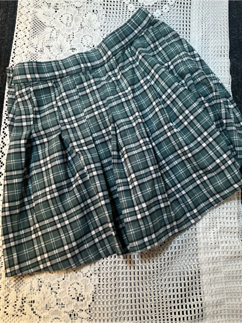 Hollister Green Plaid Pleated Skirt - Picture 4 of 6